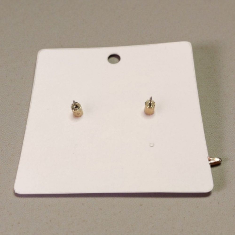 Starfish Gold Earrings - Picture 3 of 5